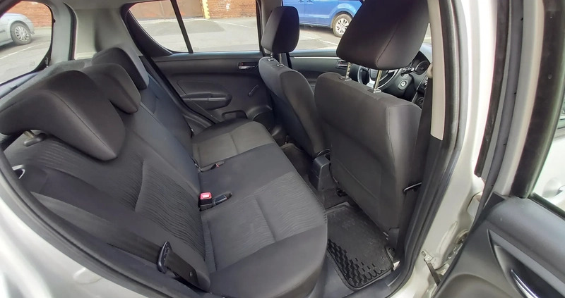 Suzuki Swift cena 19900 przebieg: 205000, rok produkcji 2012 z Wrocław małe 46